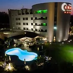 מלון Amati Design Hotel 4*