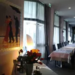 מלון Amati Design Hotel 4*