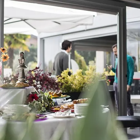 מלון Amati Design Green Hotel